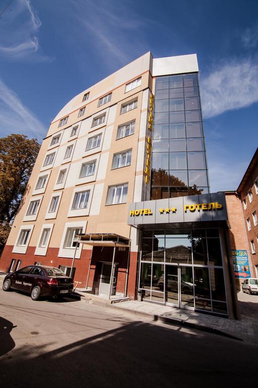Optima Rivne Hotel Exterior photo