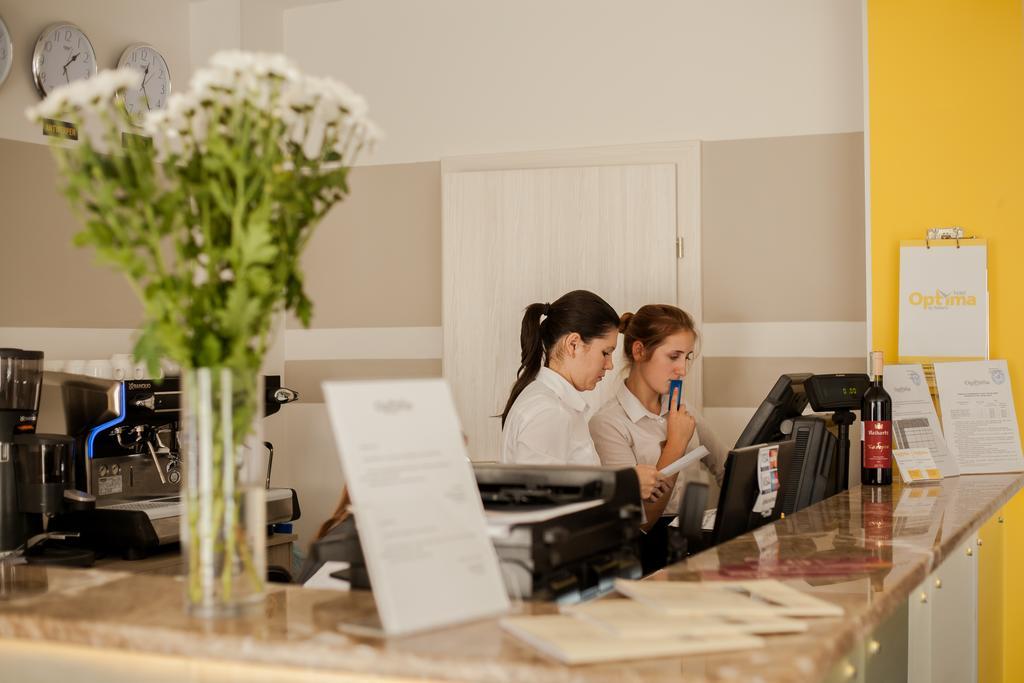 Optima Rivne Hotel Exterior photo