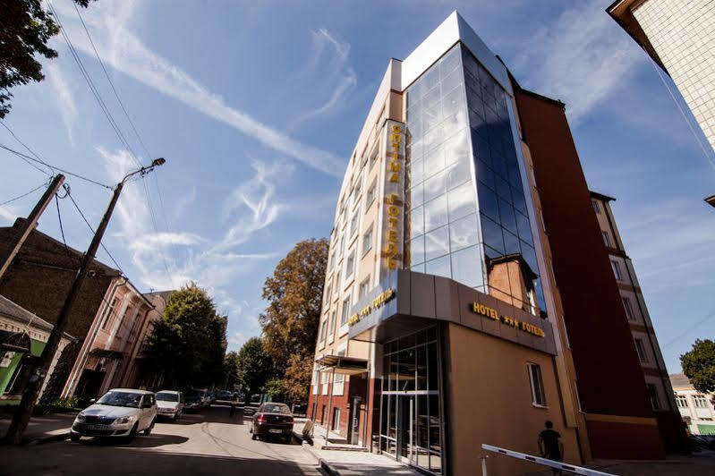 Optima Rivne Hotel Exterior photo