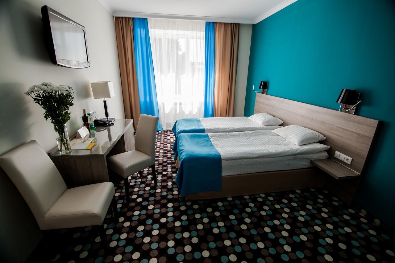 Optima Rivne Hotel Exterior photo